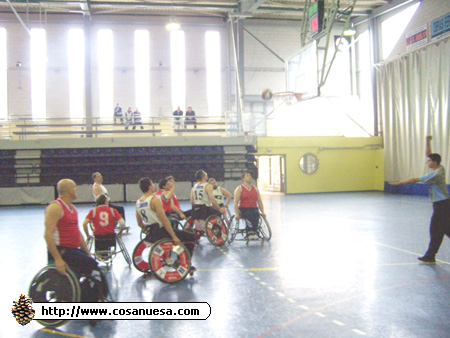 Foto: Encuentro entre el Basketmi Ferrol y el Thor Orto Ibérica