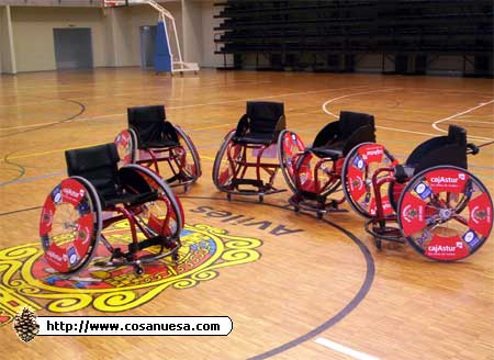 Foto: Presentación de las nuevas sillas de juego del Cosa Nuesa